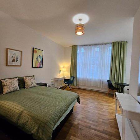 Central Chambers Suites - Suite 1 Leek Eksteriør billede